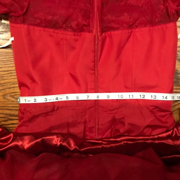 Red tulle with 3/4 sleeves Holiday dress - Picture 10 of 10